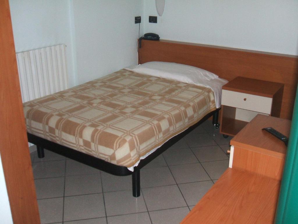 Hotel Kristall Loiano Oda fotoğraf