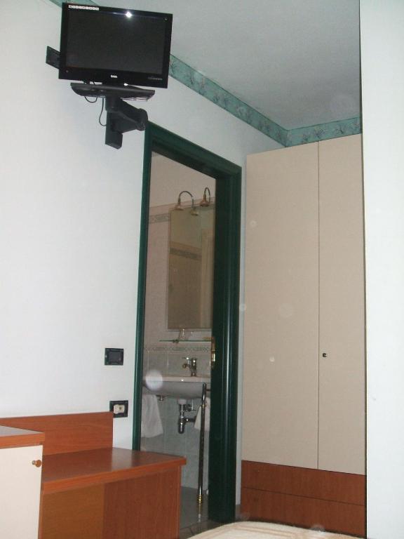 Hotel Kristall Loiano Oda fotoğraf